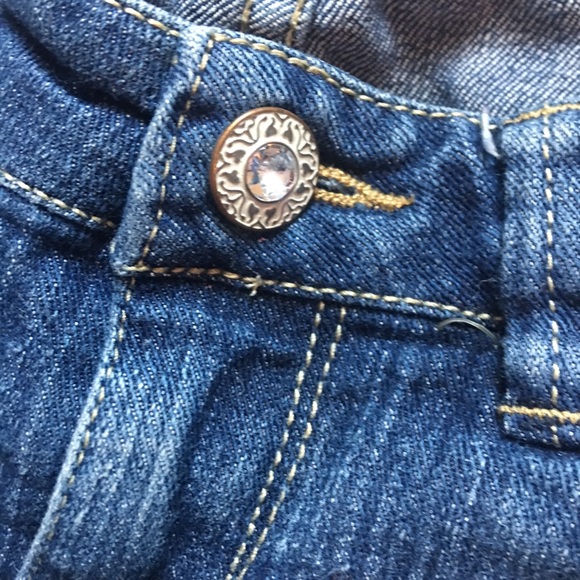 💙Girls Levi’s Bermuda Length Jean Shorts Sz 7💙 - Picture 3 of 7